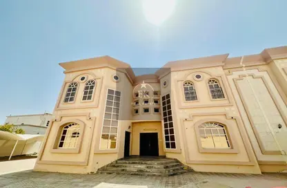 Villa - 4 Bedrooms - 7 Bathrooms for rent in Zakher - Al Ain
