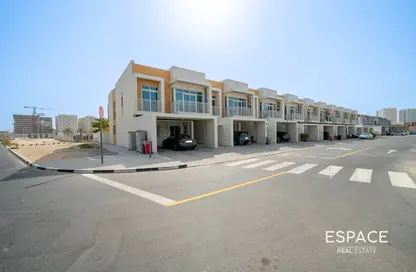 فيلا - 4 غرف نوم - 5 حمامات للبيع في القرية الغربية - الفرجان - دبي