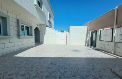 Villa - 4 Bedrooms - 6 Bathrooms for rent in Al Maharba - Al Karamah - Abu Dhabi