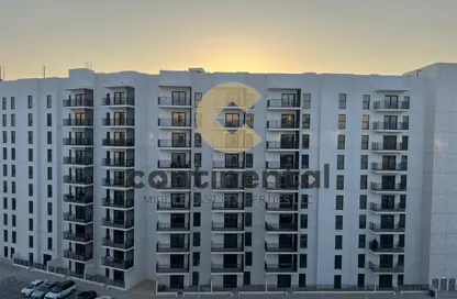 Apartment - 3 Bedrooms - 3 Bathrooms for sale in Waters Edge - Yas Island - Abu Dhabi
