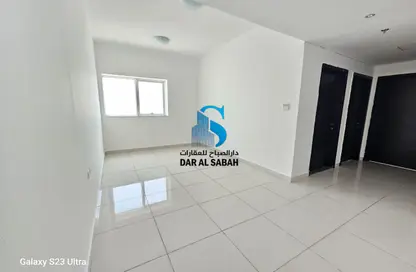 شقة - 2 غرف نوم - 2 حمامات للايجار في تايجر القادسية - النهدة - الشارقة