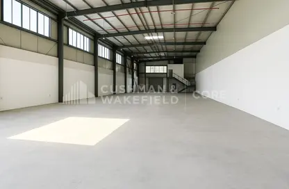 Warehouse - Studio for rent in Dubai Investment Park (DIP) - Dubai