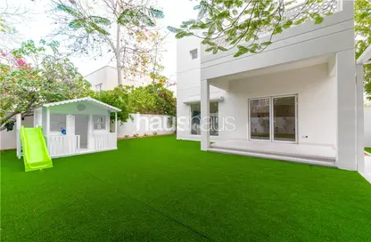 Villa - 3 Bedrooms - 4 Bathrooms for sale in Meadows 9 - Meadows - Dubai