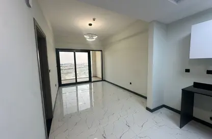 Apartment - Studio - 1 Bathroom for rent in Rukan Tower A - Rukan Tower - Dubai Land - Dubai