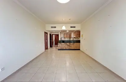 Apartment - 1 Bedroom - 2 Bathrooms for rent in Burj Al Nujoom - Downtown Dubai - Dubai