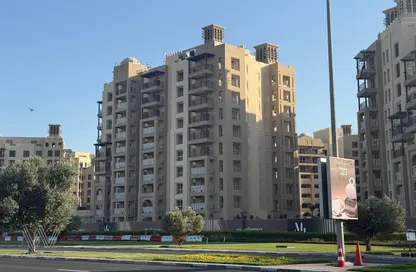 Apartment - 2 Bedrooms - 2 Bathrooms for sale in Lamaa - Madinat Jumeirah Living - Umm Suqeim - Dubai