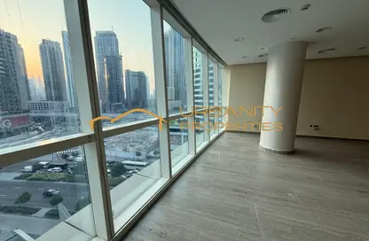 مكتب - استوديو للايجار في B2B  برج - الخليج التجاري - دبي