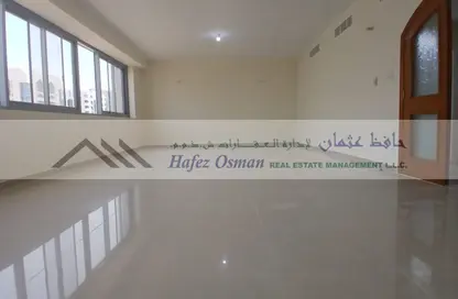 شقة - 3 غرف نوم - 4 حمامات للايجار في شارع المطار - أبوظبي