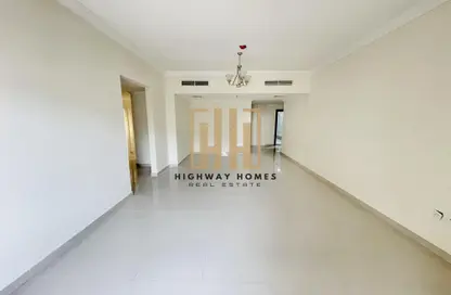 Apartment - 3 Bedrooms - 3 Bathrooms for rent in Muwaileh 29 Building - Muwaileh - Sharjah