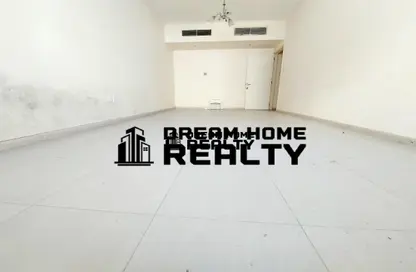 Apartment - 2 Bedrooms - 2 Bathrooms for rent in Sharjah 555 Tower - Al Khan Corniche - Al Khan - Sharjah