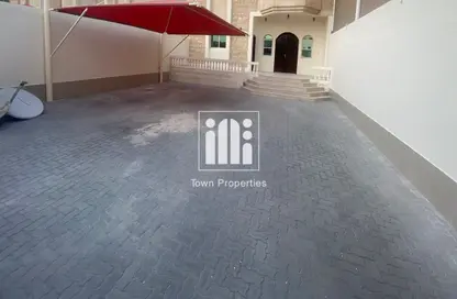 Villa - 5 Bedrooms - 7 Bathrooms for rent in Khalifa City - Abu Dhabi