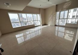 صورةغرفة فارغة لـ: شقة - 2 غرف نوم - 3 حمامات للكراء في شارع الفلاح - وسط المدينة - أبوظبي, صورة 1