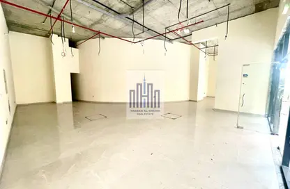 Shop - Studio - 1 Bathroom for rent in Muweileh Community - Muwaileh Commercial - Sharjah