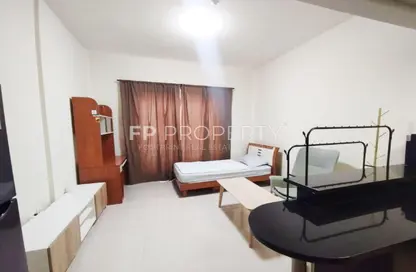 شقة - 1 حمام للايجار في مرتفعات الصقر - مدينة دبي الرياضية - دبي شقة - 1 حمام للايجار في مرتفعات الصقر - مدينة دبي الرياضية - دبي