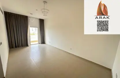 شقة - 2 غرف نوم - 2 حمامات للايجار في قرية الاميرة - الياسمين - عجمان