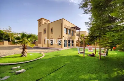 فيلا - 2 غرف نوم - 3 حمامات للبيع في فيلات طراز عربي - مثلث قرية الجميرا - دبي