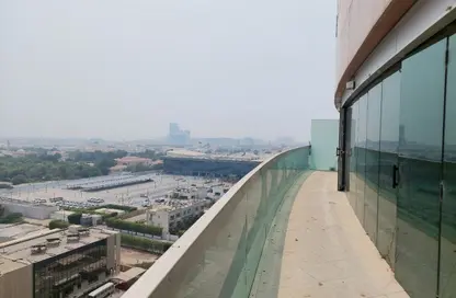 Apartment - 2 Bedrooms - 4 Bathrooms for rent in Crescent Tower 2 - Crescent Towers - Al Khalidiya - Abu Dhabi