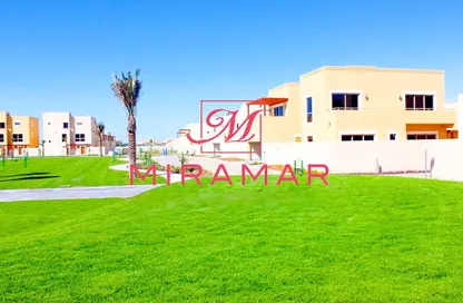 تاون هاوس - 4 غرف نوم - 5 حمامات للبيع في مجتمع المارية - حدائق الراحة - أبوظبي