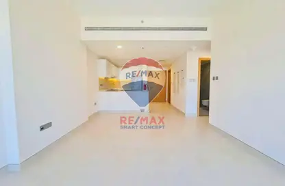 Apartment - 2 Bedrooms - 2 Bathrooms for rent in Radiant Square - City Of Lights - Al Reem Island - Abu Dhabi