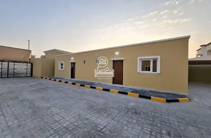 Apartment - 2 Bedrooms - 2 Bathrooms for rent in Shakhbout City - Abu Dhabi