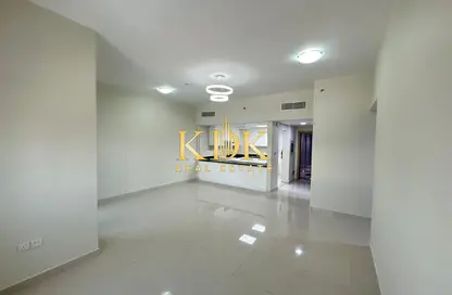 شقة - 2 غرف نوم - 3 حمامات للايجار في بروفايل ريزيدنس - مدينة دبي الرياضية - دبي