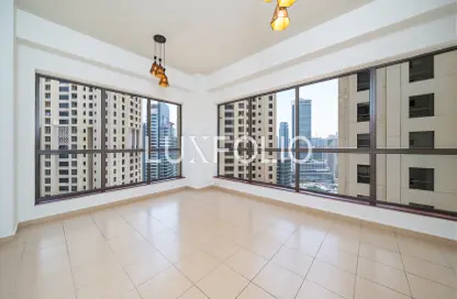 Apartment - 2 Bedrooms - 3 Bathrooms for rent in Rimal 2 - Rimal - Jumeirah Beach Residence - Dubai