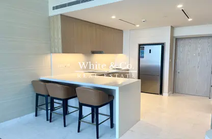 Apartment - 1 Bedroom - 2 Bathrooms for rent in The Palm Tower - Palm Jumeirah - Dubai