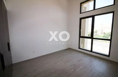 Empty Room image for: Apartment - 2 Bedrooms - 2 Bathrooms for rent in Rahaal 1 - Madinat Jumeirah Living - Umm Suqeim - Dubai, Image 1