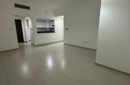 شقة - 2 غرف نوم - 3 حمامات للايجار في قرية الخليج - الغدير - أبوظبي