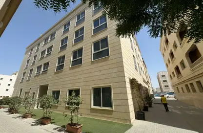 عمارة بالكامل - 8 غرف نوم - 8 حمامات للبيع في تجارية مويلح - الشارقة
