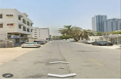 عمارة بالكامل - استوديو - 4 حمامات للبيع في برج الكورنيش - الرميلة - عجمان