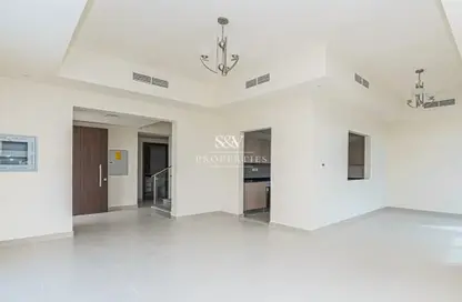 Empty Room image for: Townhouse - 4 Bedrooms - 5 Bathrooms for rent in The Fields - District 11 - Mohammed Bin Rashid City - Dubai, Image 1