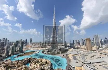 صورة لـ حوض سباحة شقة - 1 حمام للايجار في فندق العنوان دبي مول - دبي وسط المدينة - دبي ، صورة رقم 1