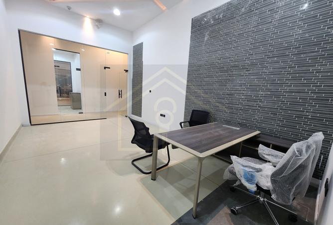 Office Space - Studio - 4 Bathrooms for rent in Burj Nahar Building - Al Muteena - Deira - Dubai