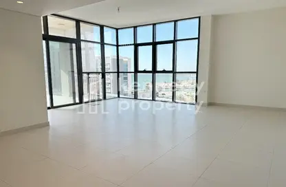 Apartment - 3 Bedrooms - 4 Bathrooms for sale in The View - Al Raha Beach - Abu Dhabi