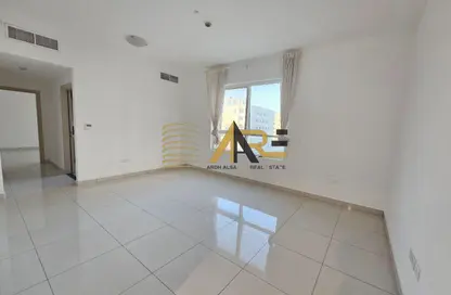 شقة - غرفة نوم - 1 حمام للايجار في الزاهية - تجارية مويلح - الشارقة شقة - غرفة نوم - 1 حمام للايجار في الزاهية - تجارية مويلح - الشارقة