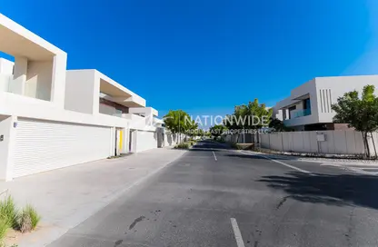 Villa - 5 Bedrooms - 6 Bathrooms for sale in West Yas - Yas Island - Abu Dhabi
