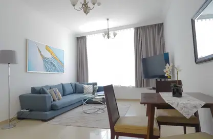 Living / Dining Room image for: Apartment - 2 Bedrooms - 2 Bathrooms for rent in Ontario Tower - Business Bay - Dubai, Image 1