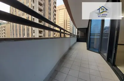 Balcony image for: Apartment - 3 Bedrooms - 3 Bathrooms for rent in Tourist Club Area - Abu Dhabi, Image 1