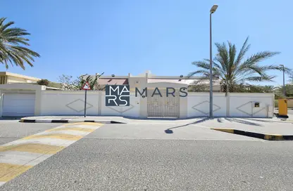 Villa - 4 Bedrooms - 6 Bathrooms for rent in Al Jazzat - Al Riqqa - Sharjah