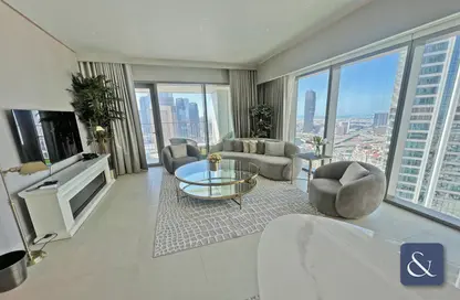 Living Room image for: Apartment - 3 Bedrooms - 3 Bathrooms for rent in Downtown Views II Tower 3 - Downtown Views II - Downtown Dubai - Dubai, Image 1