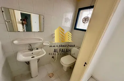 Apartment - 2 Bedrooms - 3 Bathrooms for rent in Al Majaz 1 - Al Majaz - Sharjah