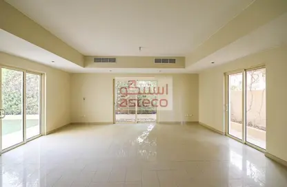 صورة لـ غرفة فارغة فيلا - 4 غرف نوم - 5 حمامات للبيع في همايم - حدائق الراحة - أبوظبي ، صورة رقم 1