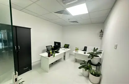 مكتب - استوديو - 4 حمامات للايجار في أسبن - شارع الشيخ زايد - دبي