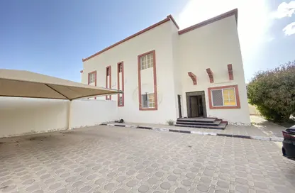Villa - 4 Bedrooms - 5 Bathrooms for rent in Al Mnaizlah - Falaj Hazzaa - Al Ain