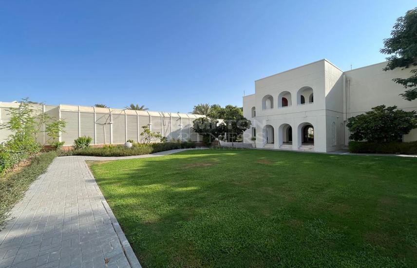 Villa for Rent in Al Bateen Villas Luxurious VIP Villa Private Pool