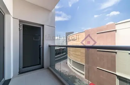 Balcony image for: Apartment - 2 Bedrooms - 3 Bathrooms for rent in Al Muraqqabat - Deira - Dubai, Image 1