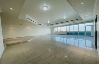 Apartment - 3 Bedrooms - 5 Bathrooms for rent in Cornich Al Khalidiya - Al Khalidiya - Abu Dhabi