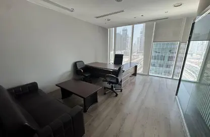 مكتب - استوديو - 1 حمام للايجار في القمة - الخليج التجاري - دبي