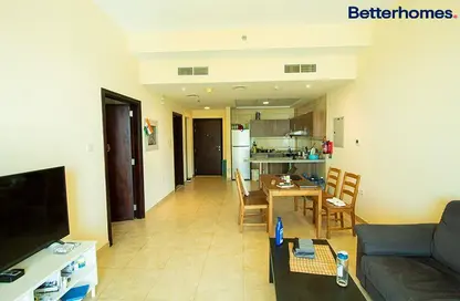 صورة لـ غرفة المعيشة / غرفة الطعام شقة - غرفة نوم - 2 حمامات للبيع في برج بريتوني - بحيرة الماس غرب - أبراج بحيرة الجميرا - دبي ، صورة رقم 1